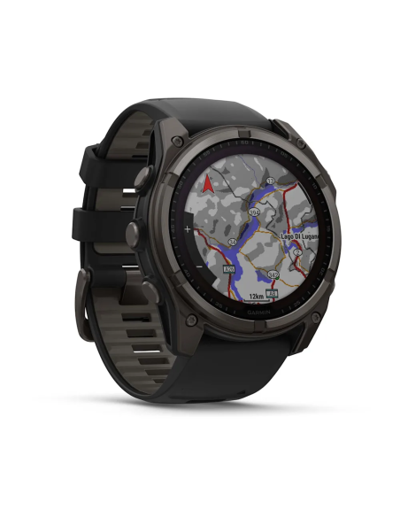 Garmin Fenix 8 – 51 mm Solar Sapphire Karbon Gri DLC Titanyum ve Siyah/Çakıl Grisi Silikon Kayış
